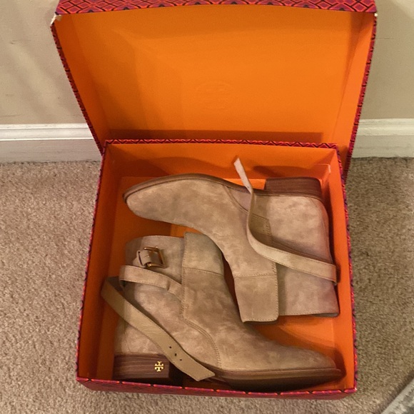 Brand new Tory Burch ankle bootie - Picture 7 of 9